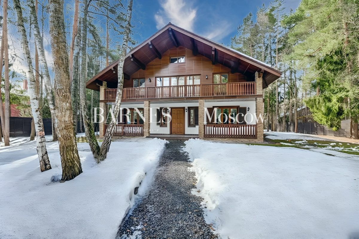 2-этажный коттедж 640 м² без отделки