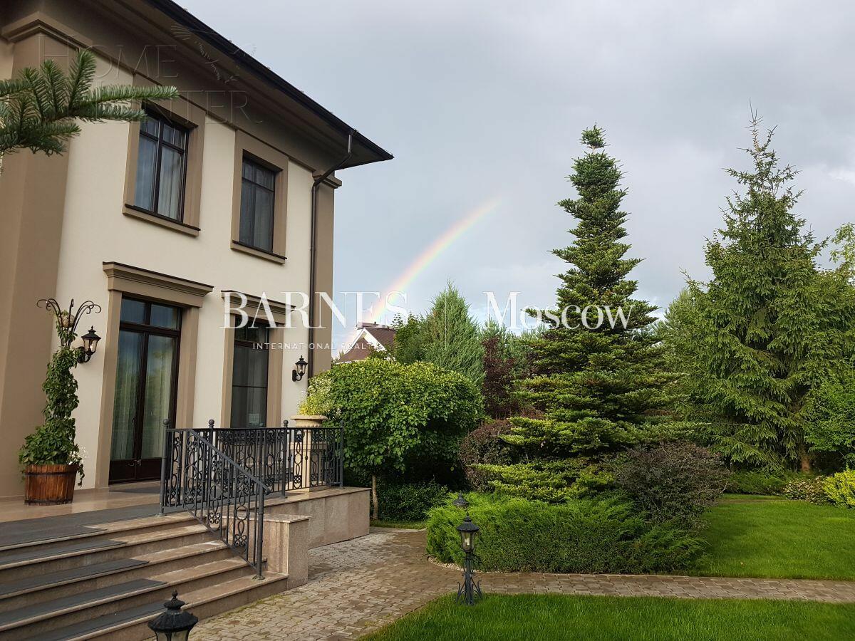 2-этажный коттедж 1 094 м² с отделкой