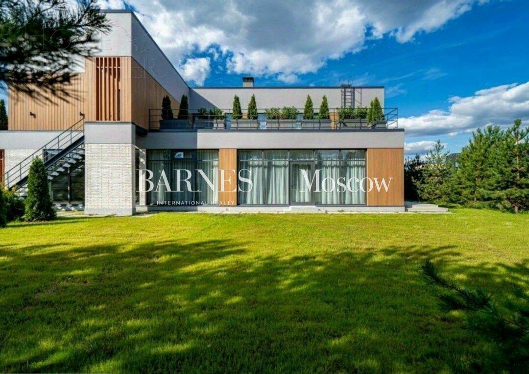 2-этажный коттедж 730 м² с отделкой