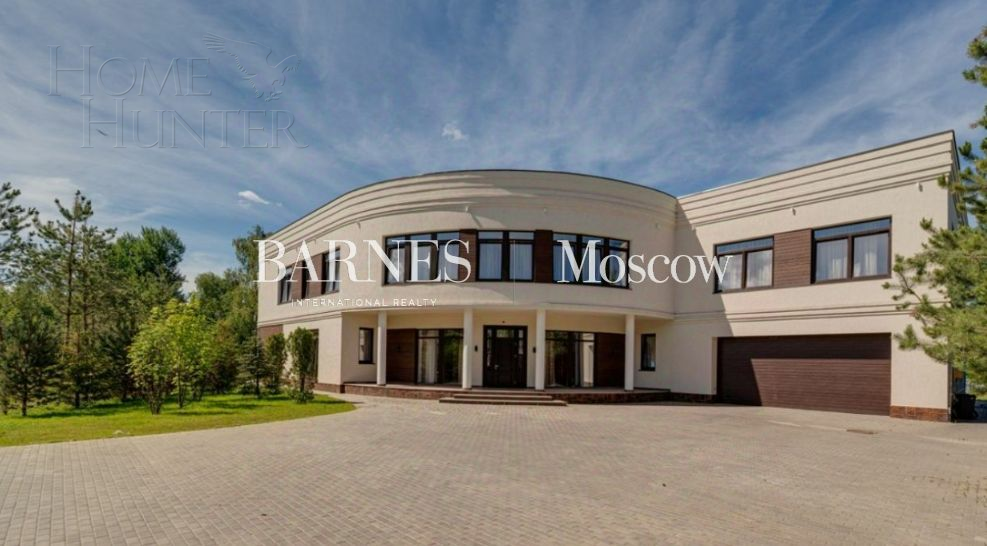 3-этажный коттедж 1 500 м² с отделкой