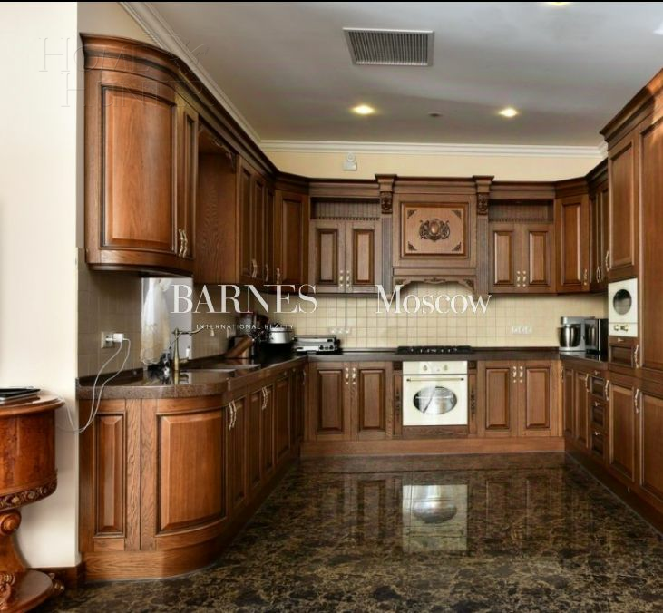 3-этажный коттедж 1 500 м² с отделкой