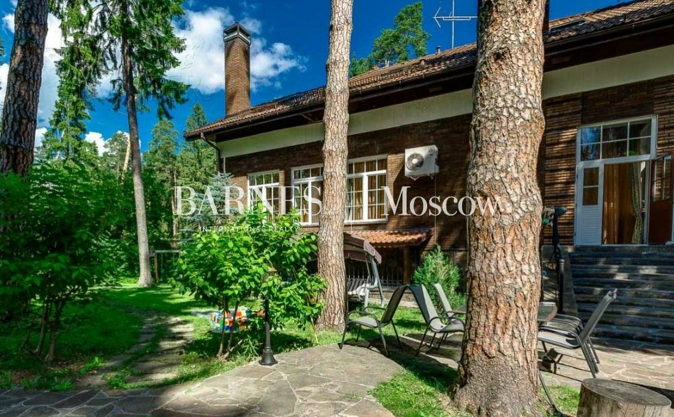 2-этажный коттедж 550 м² с отделкой