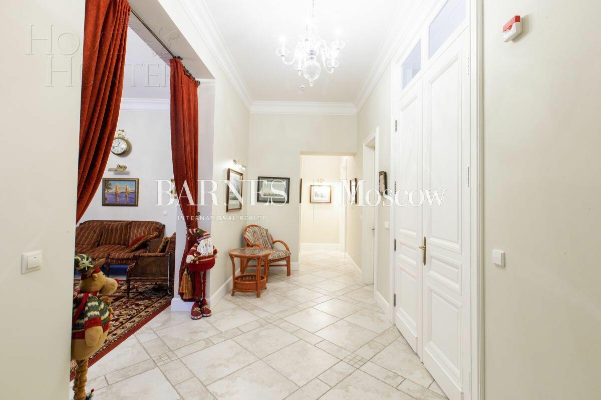 2-этажный коттедж 1 094 м² с отделкой