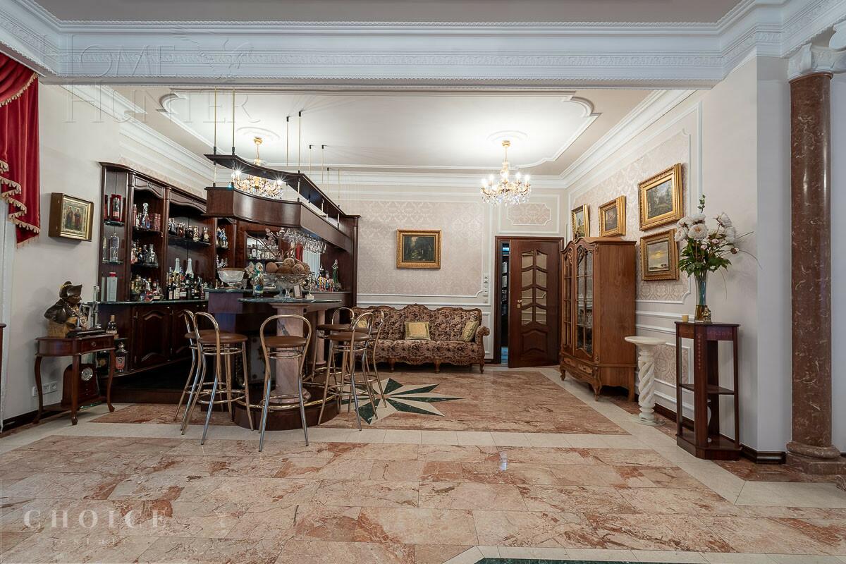 3-этажный коттедж 880 м² с отделкой