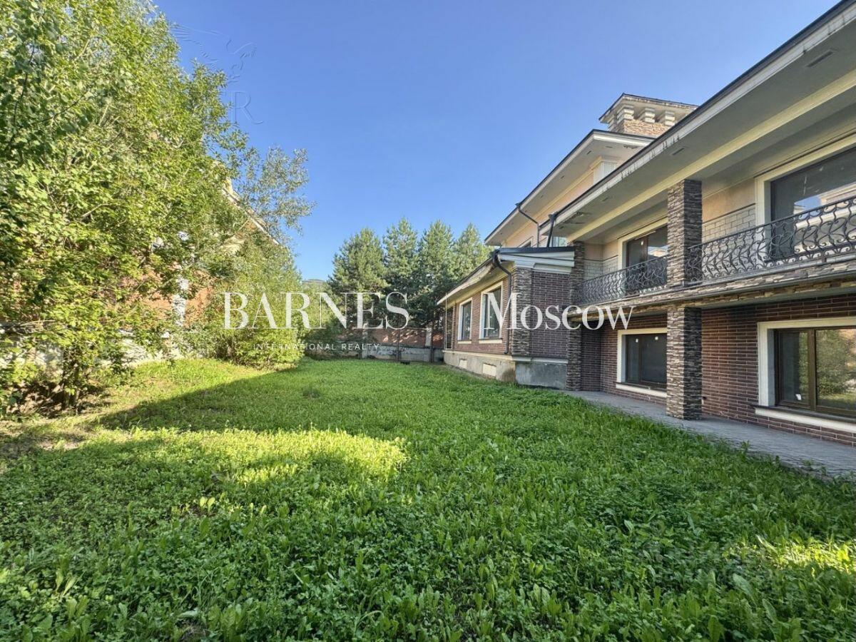 2-этажный коттедж 864.9 м² без отделки