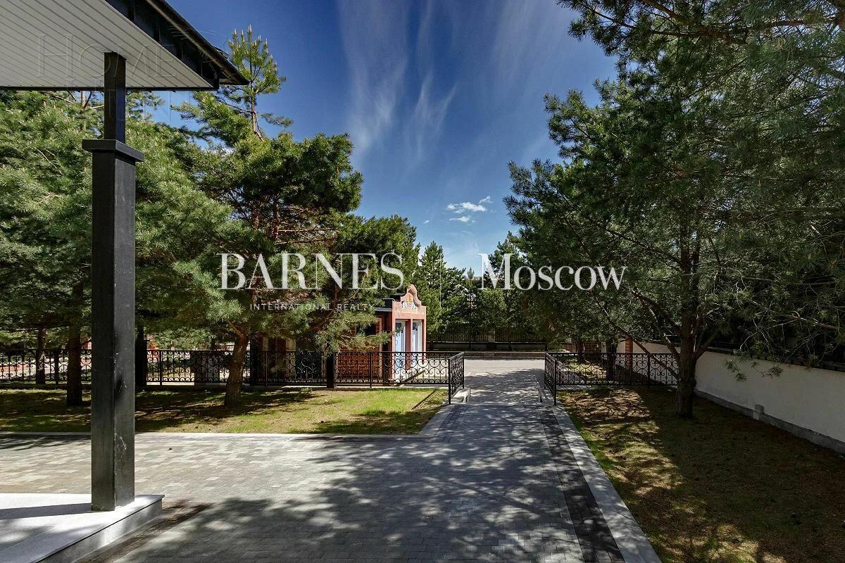 2-этажный коттедж 445.4 м² с отделкой