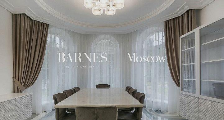 2-этажный коттедж 1 100 м² с отделкой