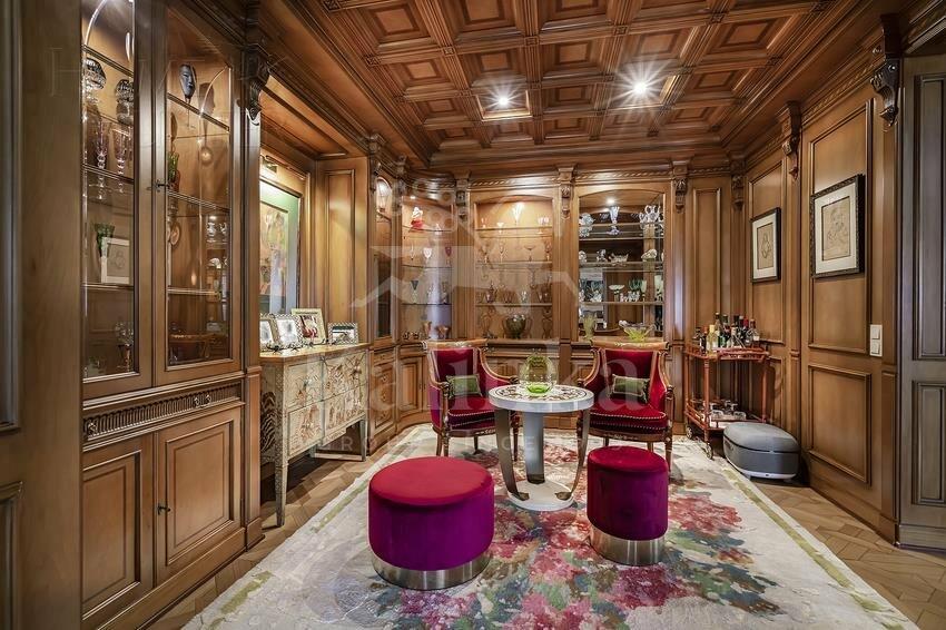 3-этажный коттедж 1 200 м² с отделкой