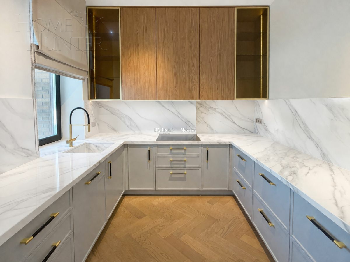 2-этажный коттедж 323 м² без отделки