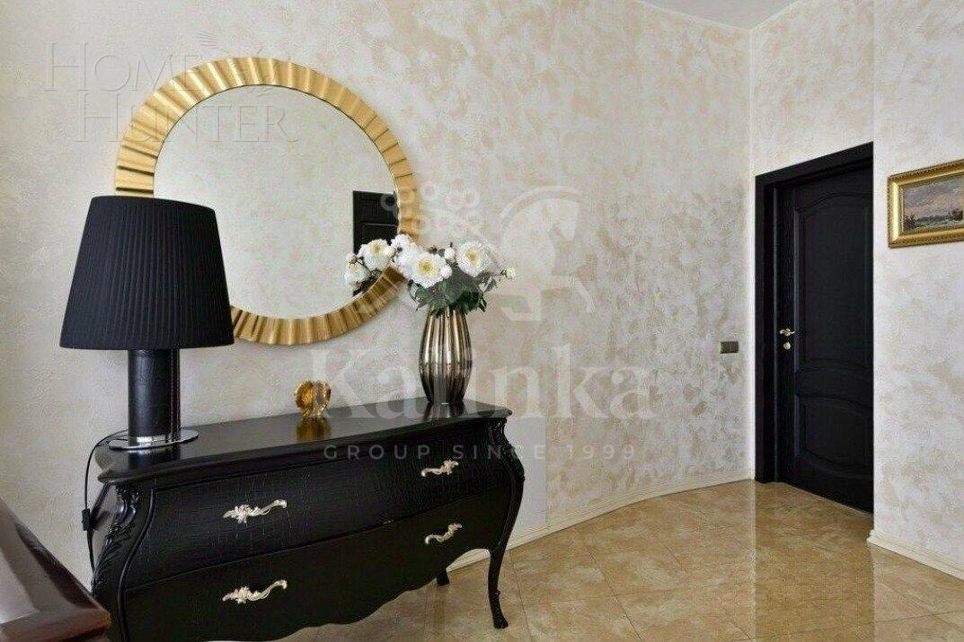 2-этажный таунхаус 306.1 м² с отделкой