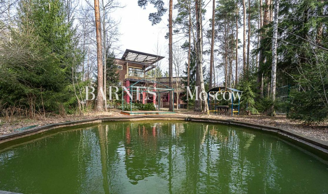 3-этажный коттедж 1 000 м² с отделкой