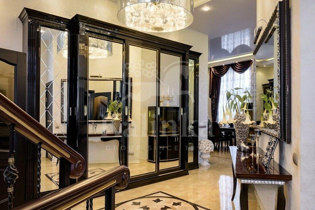 2-этажный таунхаус 306.1 м² с отделкой