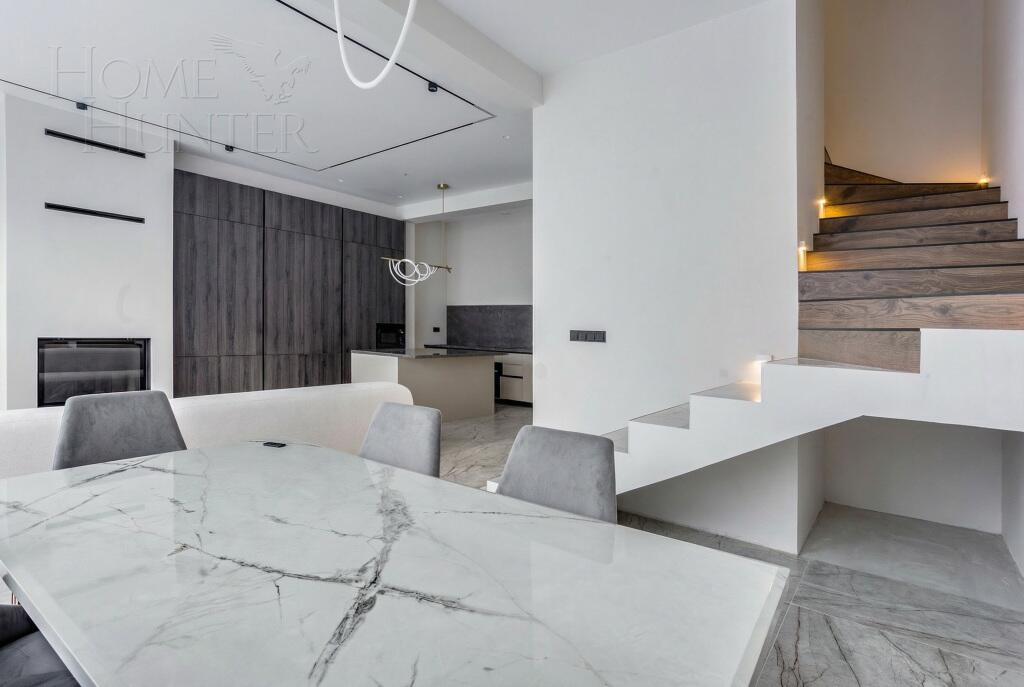 3-этажный таунхаус 238 м² с отделкой