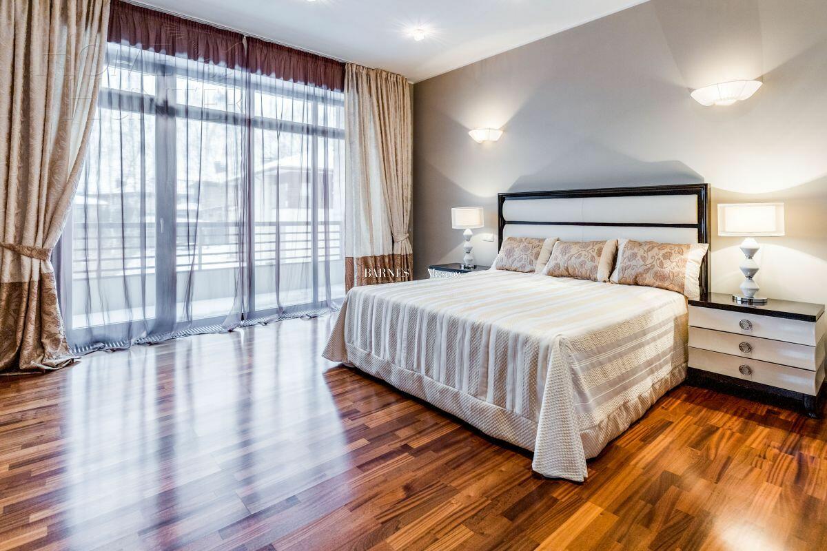 2-этажный коттедж 344.21 м² с отделкой