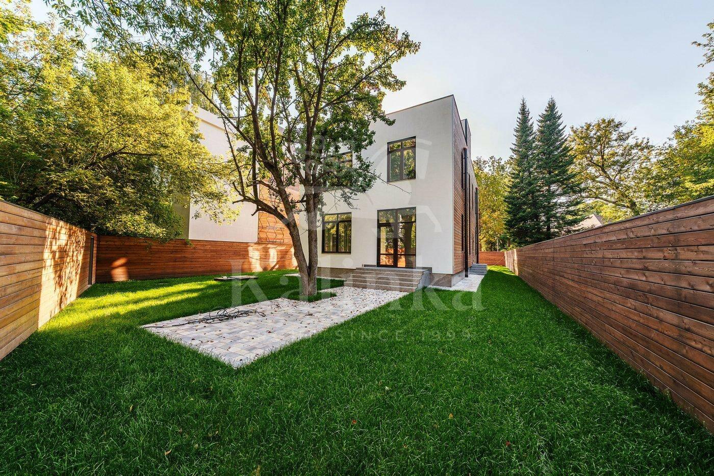 2-этажный коттедж 302 м² с отделкой