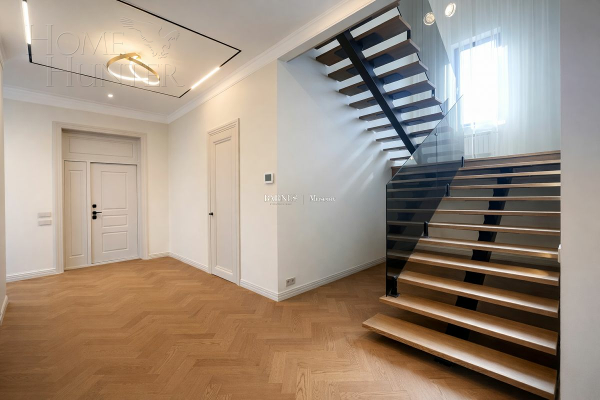 2-этажный коттедж 323 м² без отделки