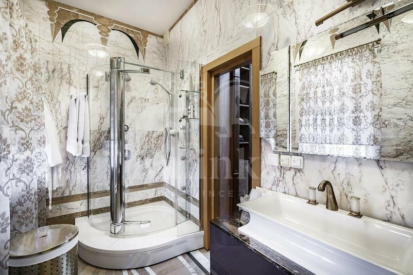 3-этажный коттедж 1 200 м² с отделкой