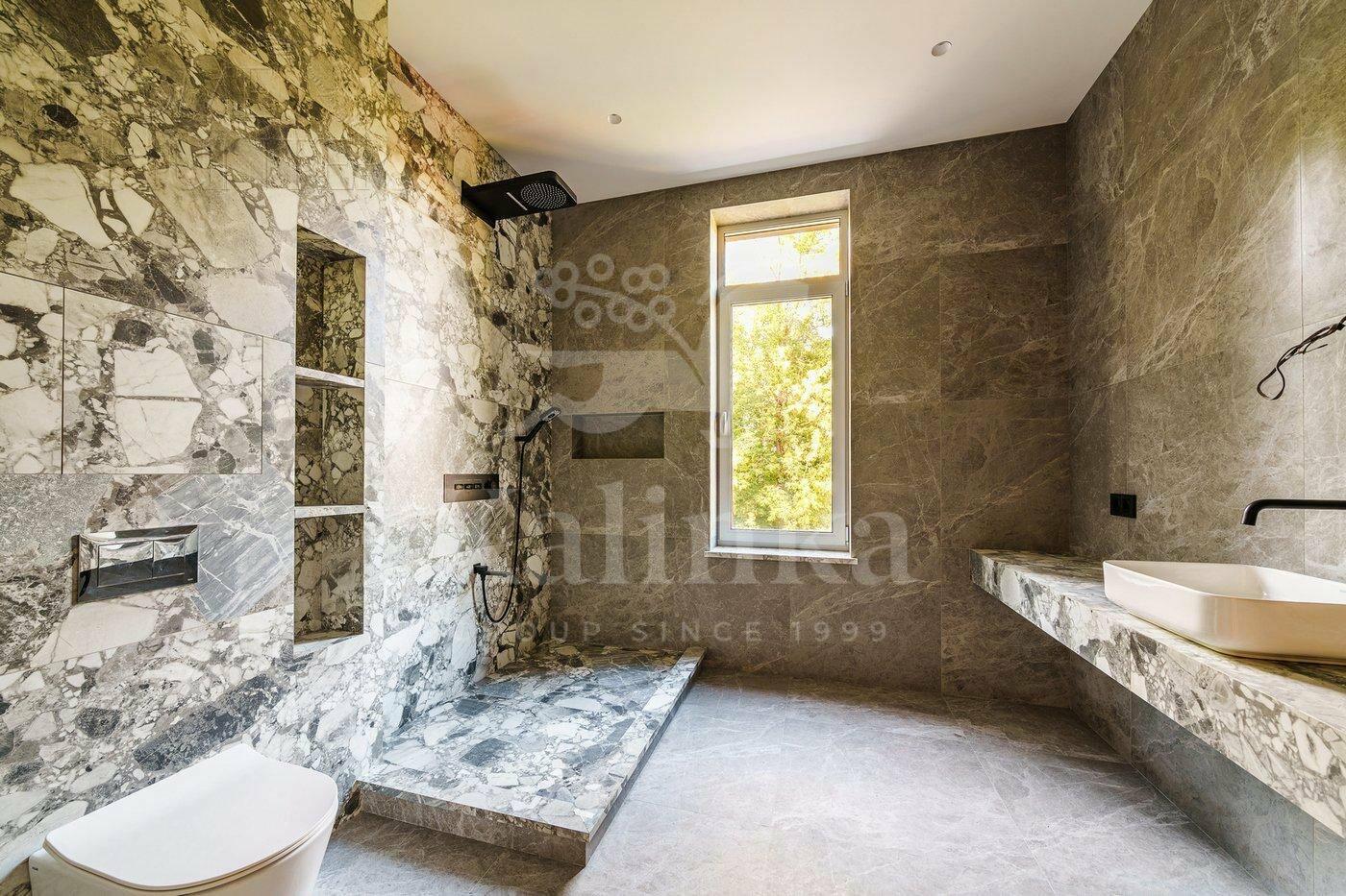 2-этажный коттедж 302 м² с отделкой