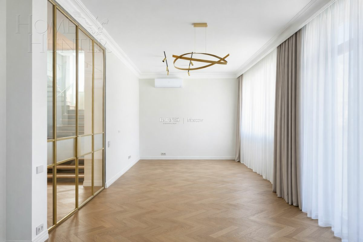 2-этажный коттедж 323 м² без отделки