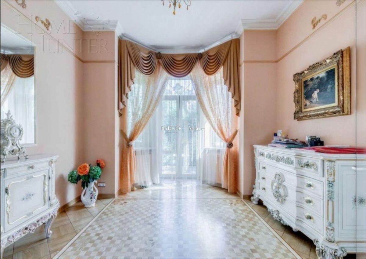 2-этажный коттедж 680 м² с отделкой