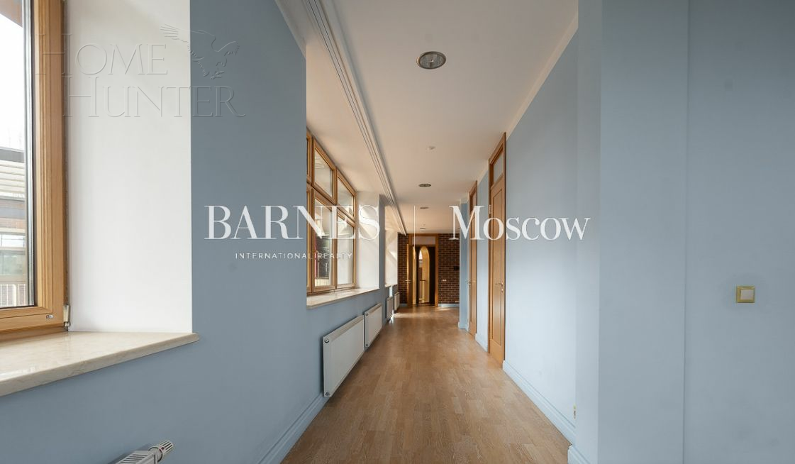 3-этажный коттедж 1 000 м² с отделкой