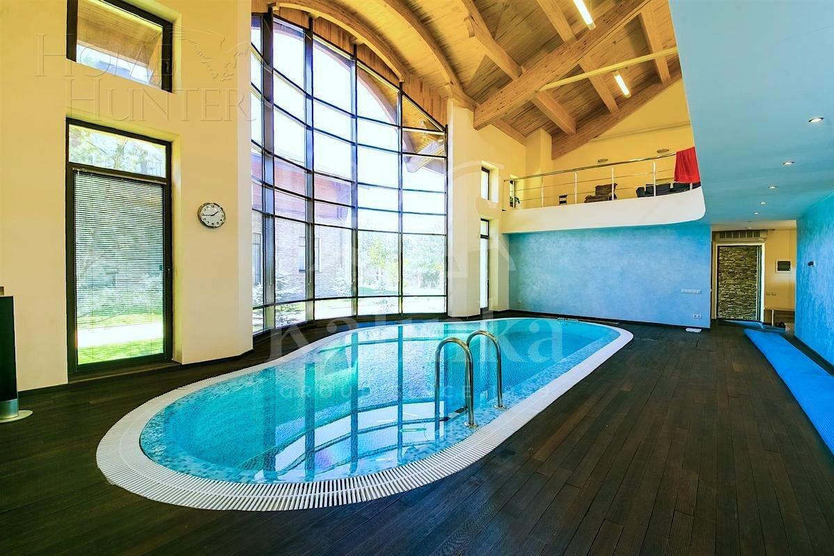 2-этажный коттедж 1 786 м² с отделкой