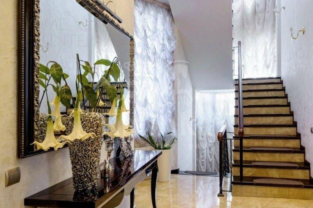 2-этажный таунхаус 306.1 м² с отделкой