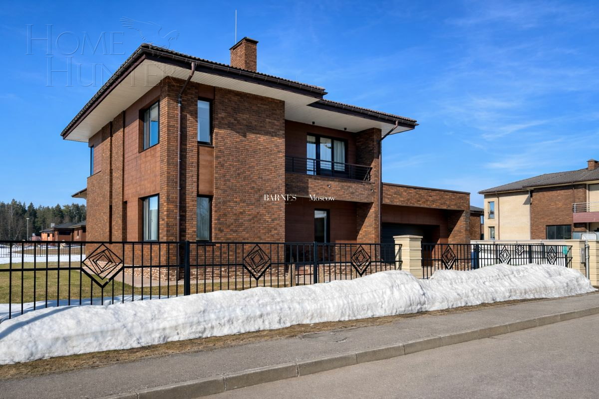 2-этажный коттедж 323 м² без отделки