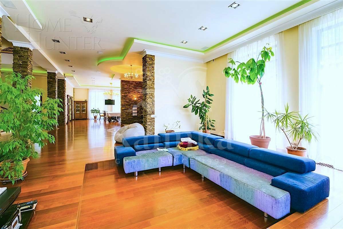 2-этажный коттедж 1 786 м² с отделкой