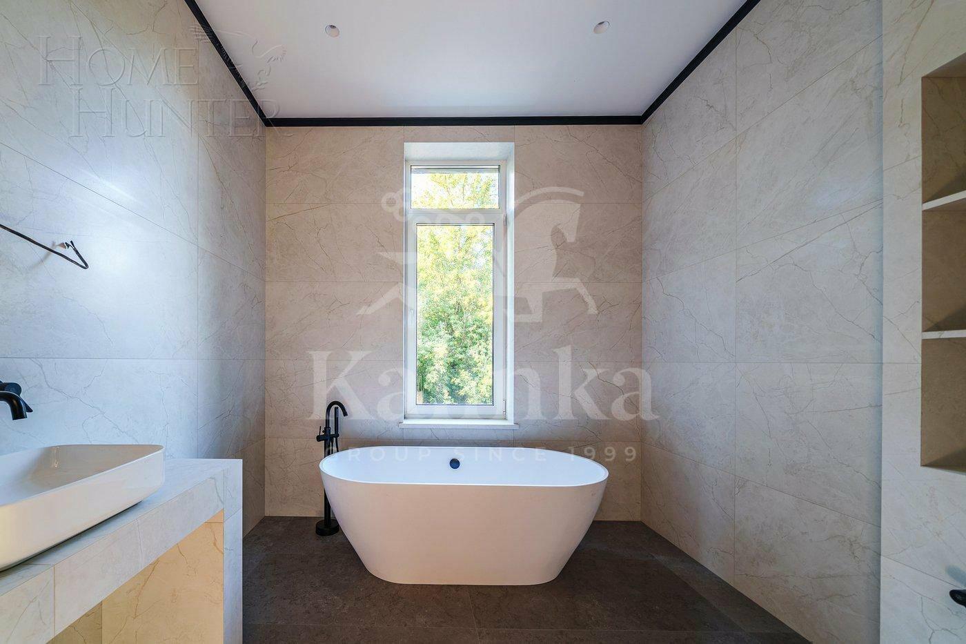 2-этажный коттедж 302 м² с отделкой