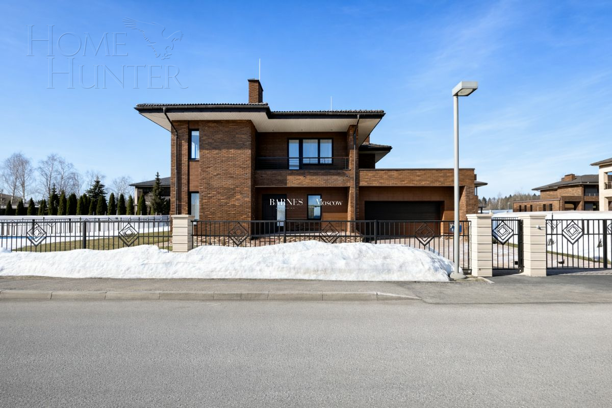 2-этажный коттедж 323 м² без отделки