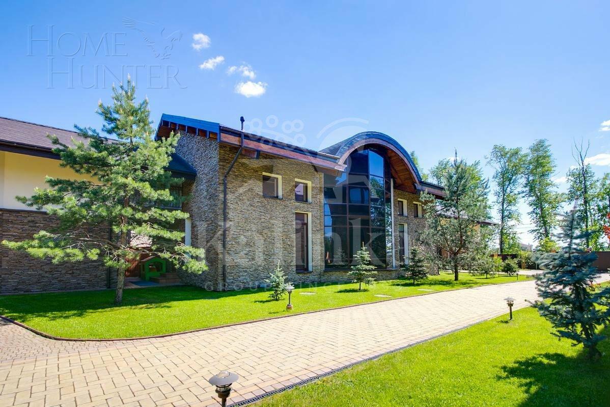 2-этажный коттедж 1 786 м² с отделкой