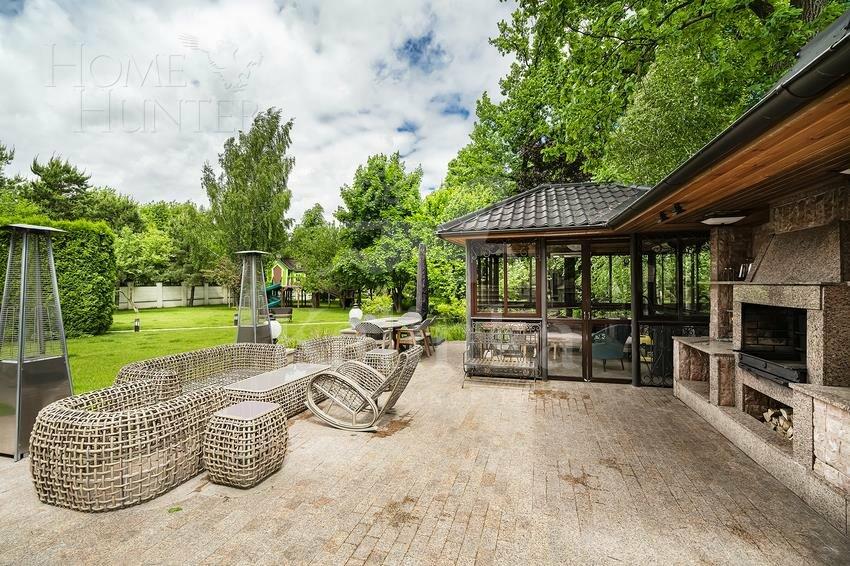 3-этажный коттедж 1 200 м² с отделкой