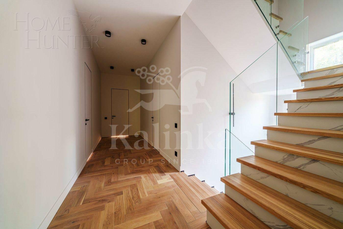 2-этажный коттедж 302 м² с отделкой