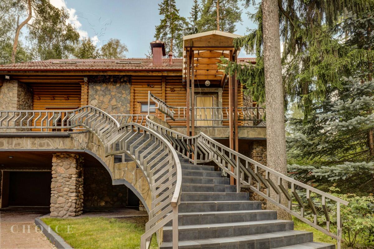 2-этажный коттедж 725 м² с отделкой