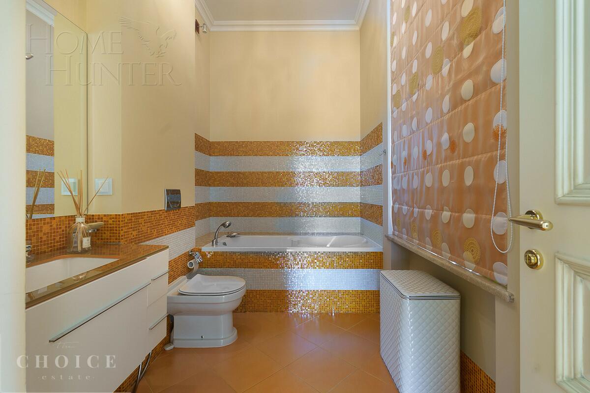 2-этажный коттедж 709 м² с отделкой