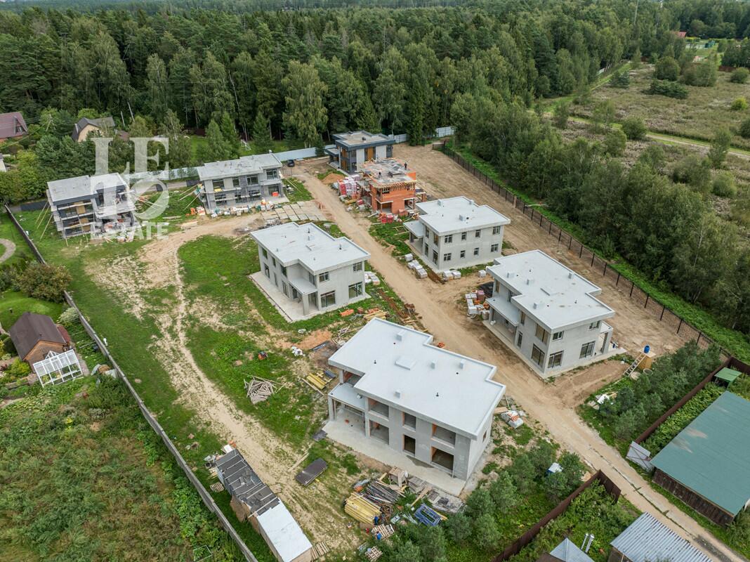 2-этажный коттедж 282 м² без отделки