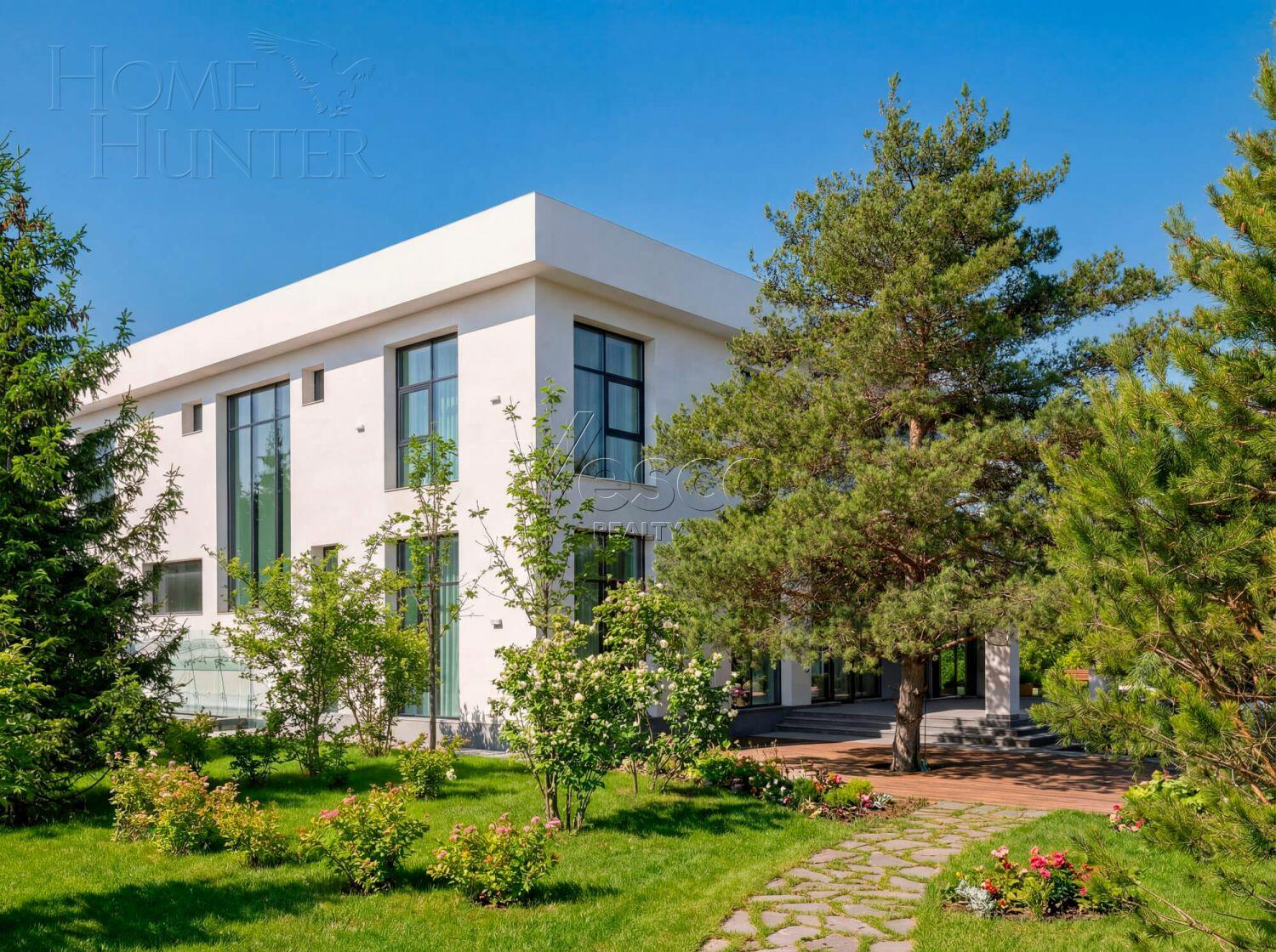 2-этажный коттедж 1 000 м² с отделкой