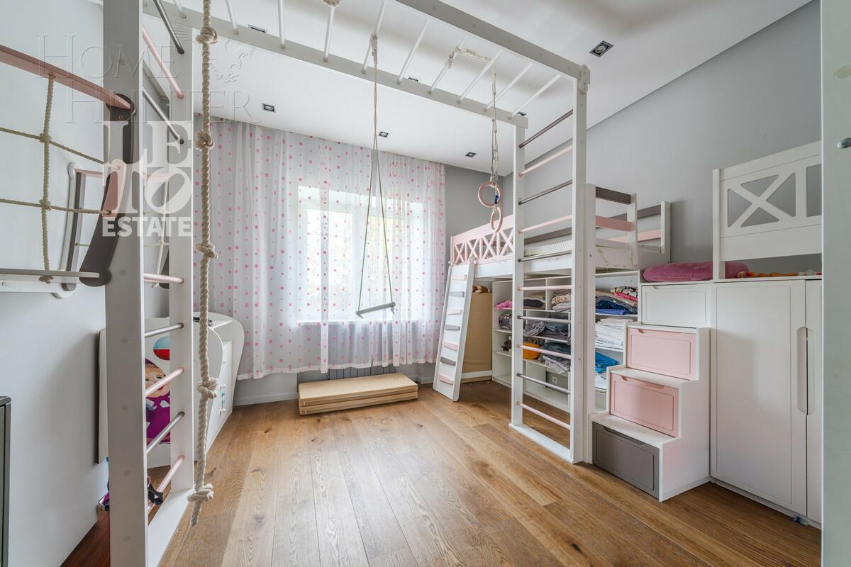 2-этажный коттедж 1 512 м² с отделкой