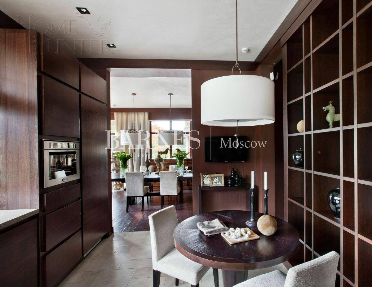 2-этажный коттедж 1 377 м² с отделкой