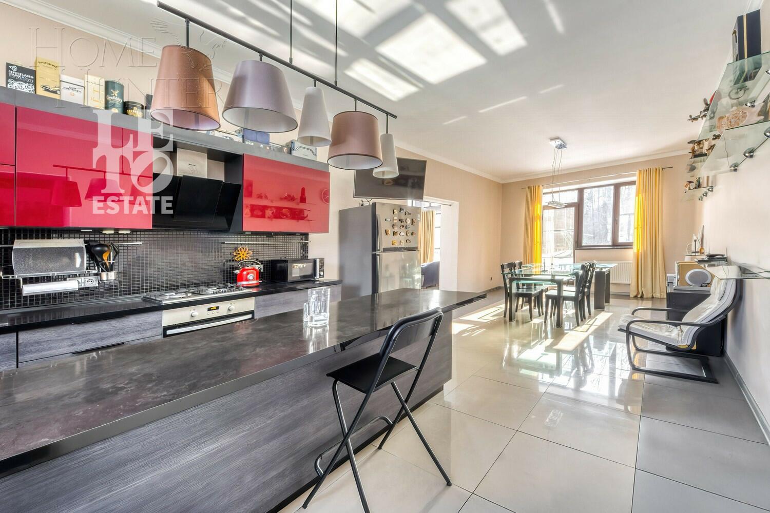 2-этажный коттедж 675 м² с отделкой