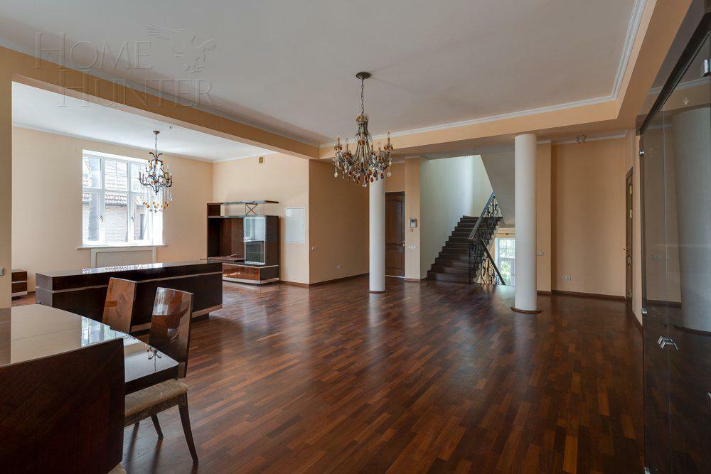 2-этажный коттедж 680 м² с отделкой