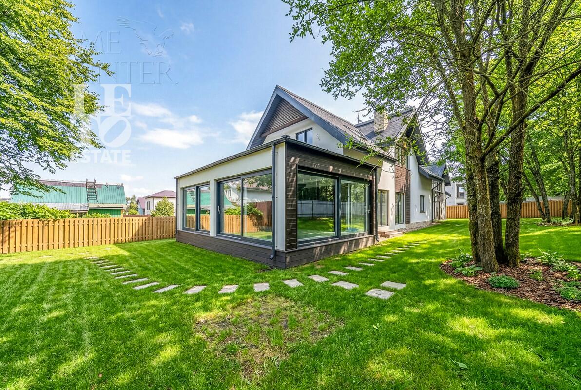 2-этажный коттедж 300 м² без отделки