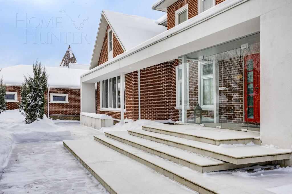 2-этажный коттедж 600 м² с отделкой