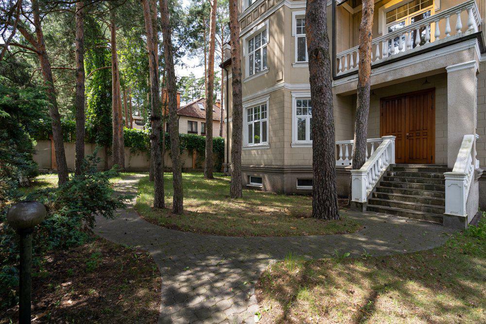 2-этажный коттедж 680 м² с отделкой