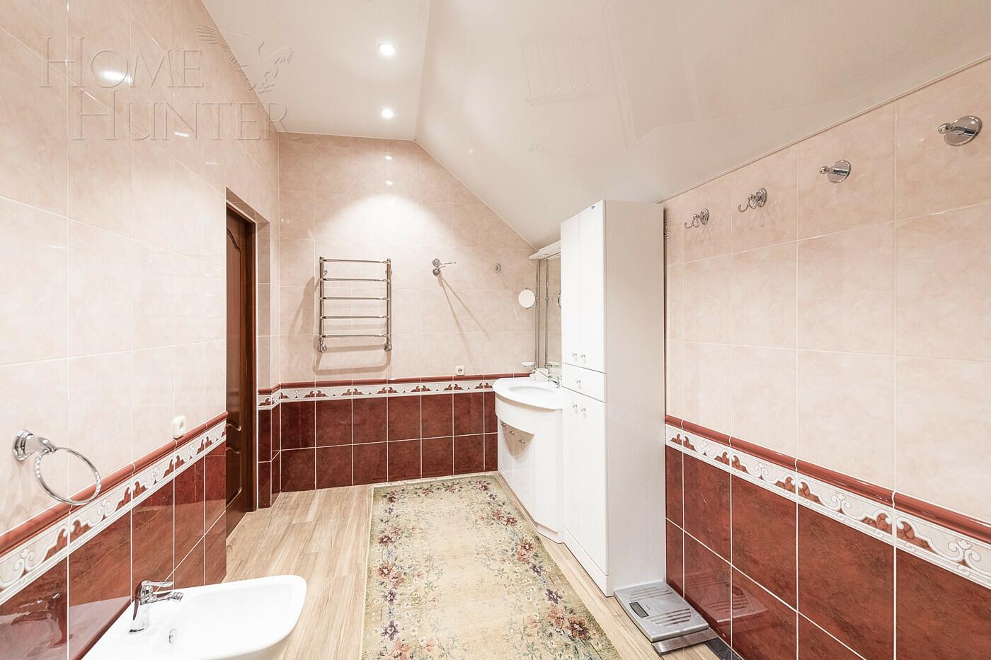 2-этажный коттедж 732 м² с отделкой