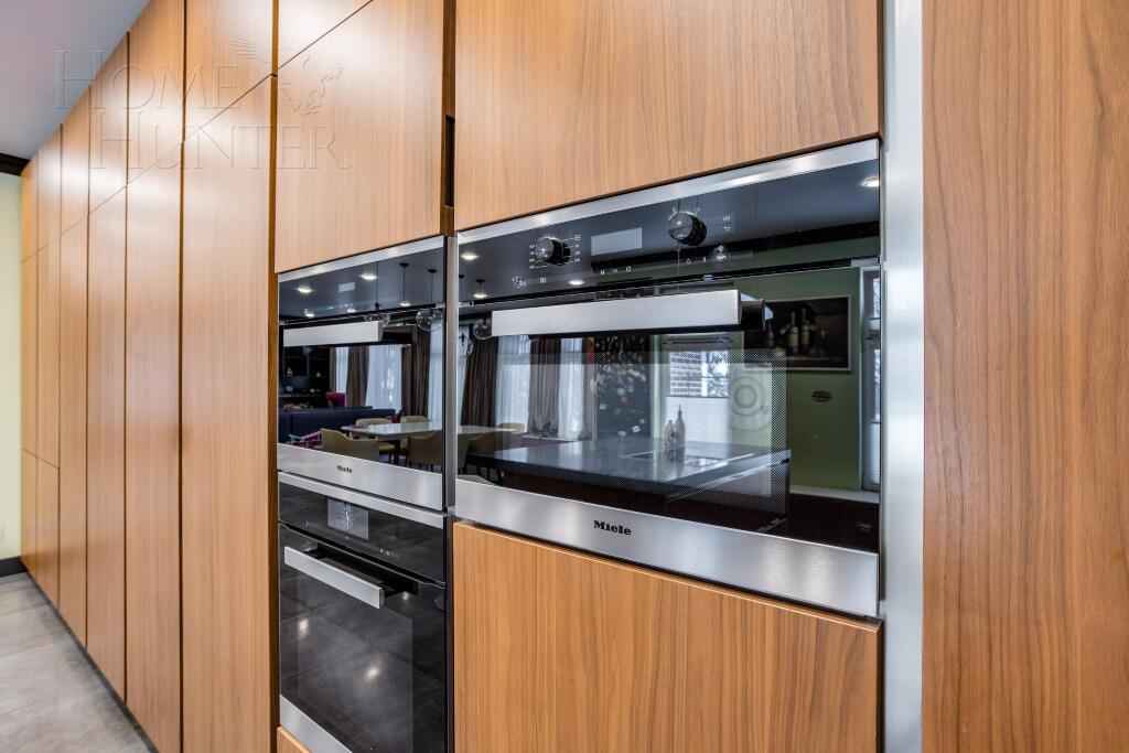 2-этажный коттедж 600 м² с отделкой