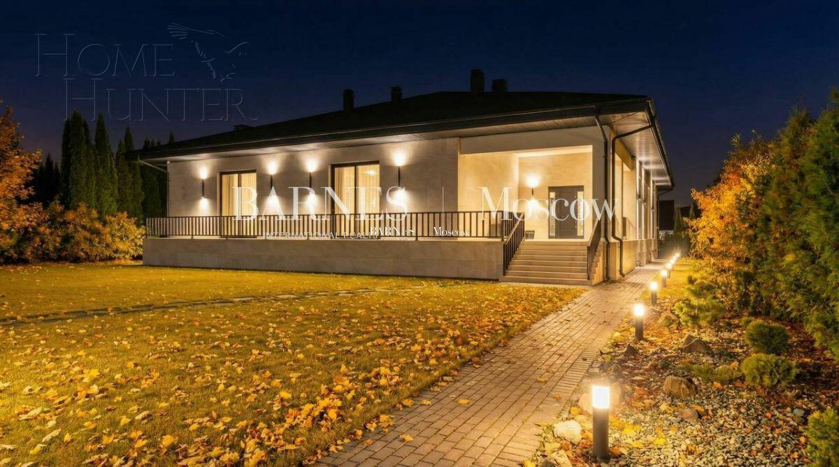 1-этажный коттедж 990 м² с отделкой