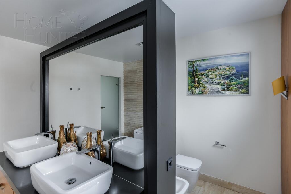 2-этажный коттедж 600 м² с отделкой