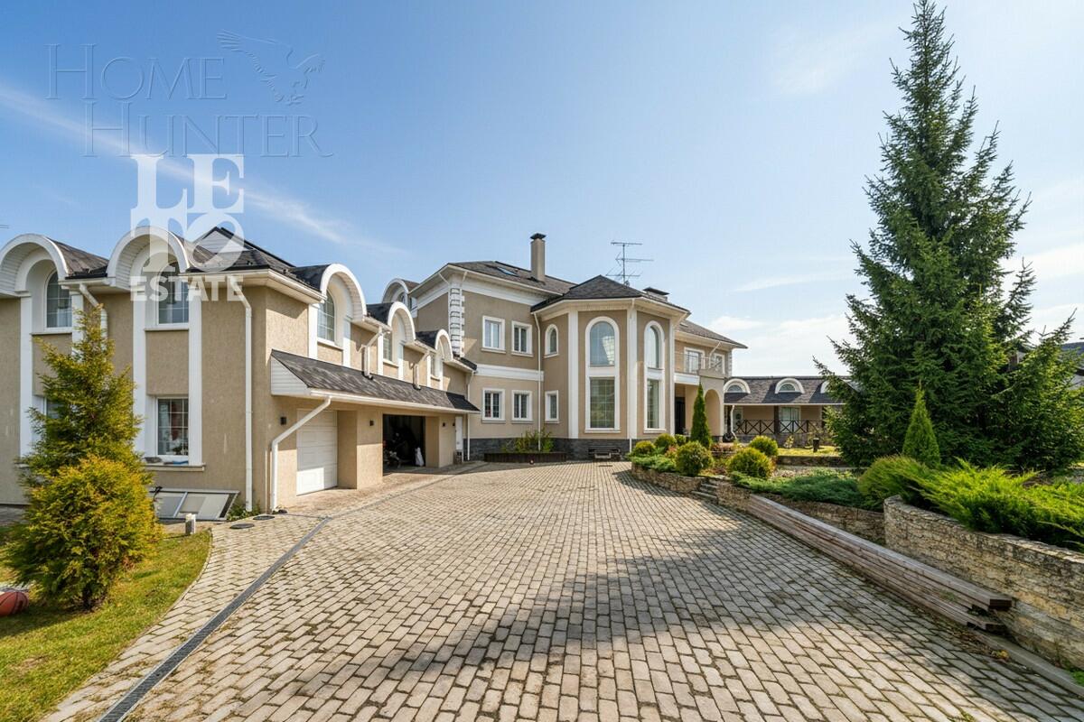 2-этажный коттедж 1 512 м² с отделкой